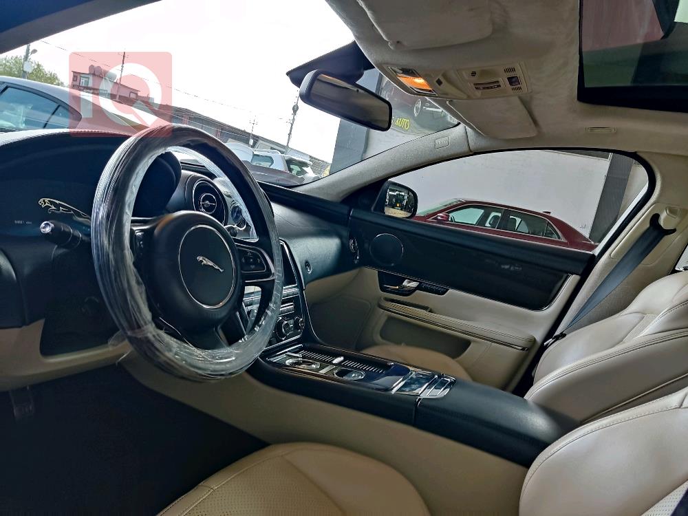 جاگوار XJ